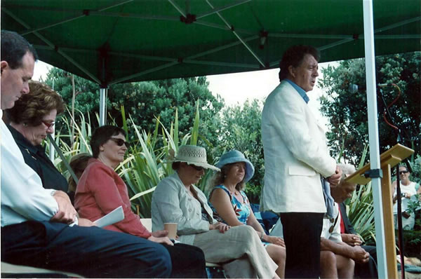 Official-Opening-Whakanewha-park Leadership Mike speaks at Whakanewha opening ceremony Feb 2008 - from left to right General Manager Regional parks Lance Vervoort, Hon Judith