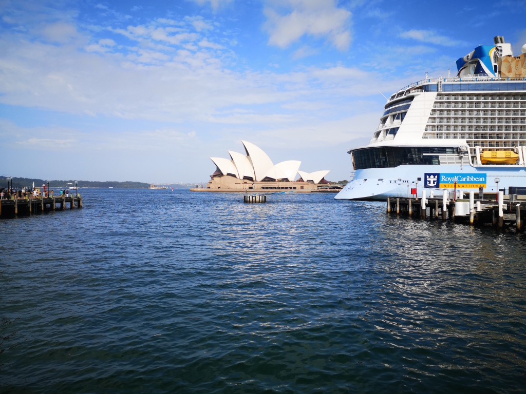 Fig. 2. Sydney mooring dolphin in operation. This photo again of Circular Quay was taken in January 2019. The ship secured to the dolphin is the oversize Royal Caribbean International’s Ovation of the Seas (348m, 4500 pax). This ship is referred to frequently in the evidence.